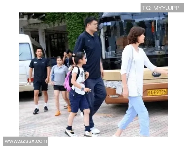 姚明与妻子的爱情故事揭示了巨人背后的温柔与坚持