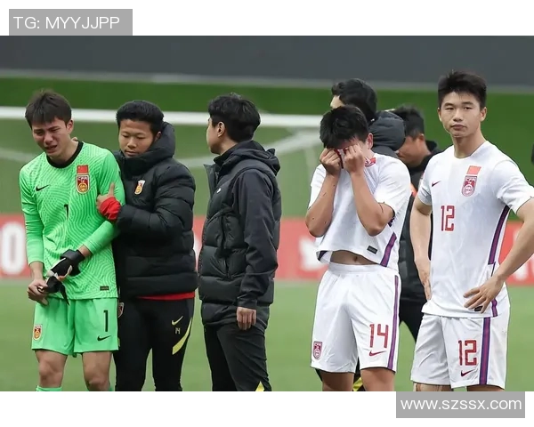 中国男足迎战巴西男足期待逆袭展现实力与激情的巅峰对决 中国男足迎战巴西男足期待逆袭展现实力与激情的巅峰对决